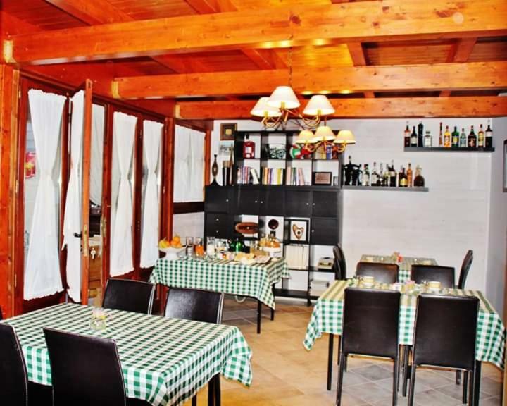 The Holiday House Hotell Santeramo in Colle Eksteriør bilde